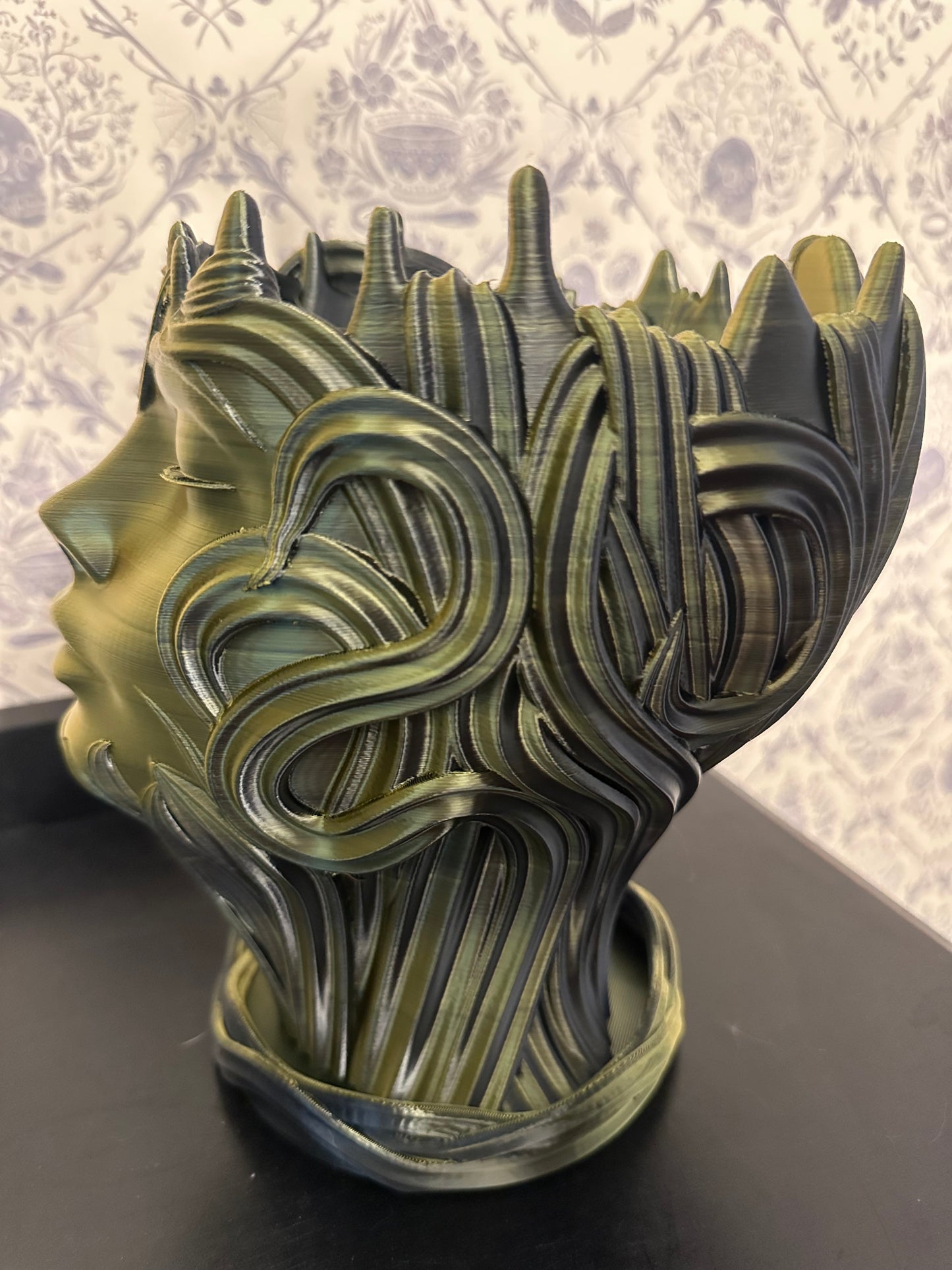 The Women’s Head Planter