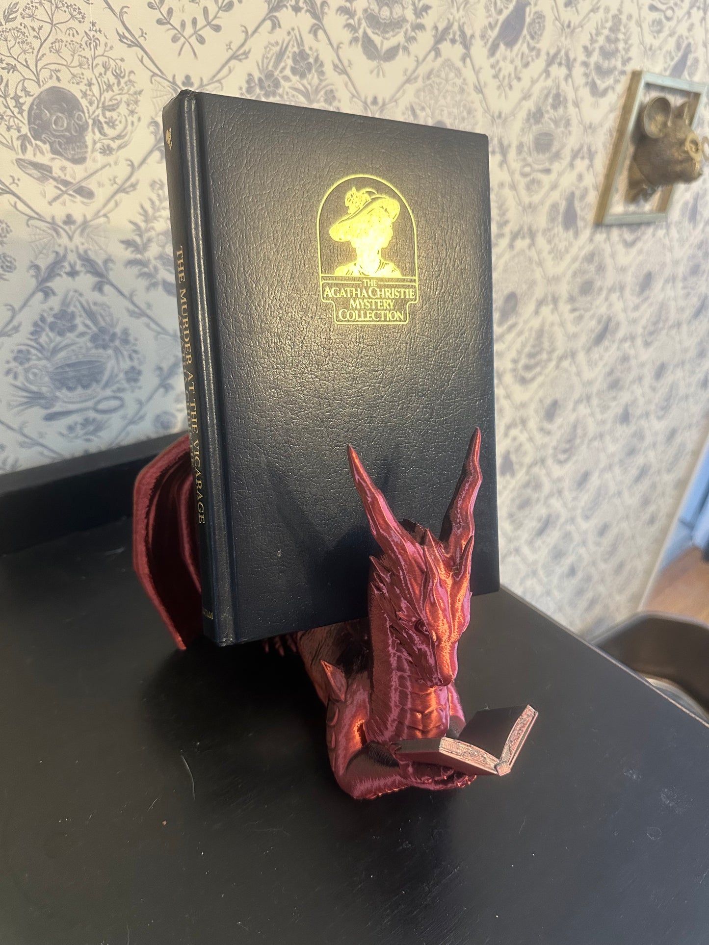 Reading Dragon Book Holder / Silky Red/Black Color / 3D Printed Book Holder